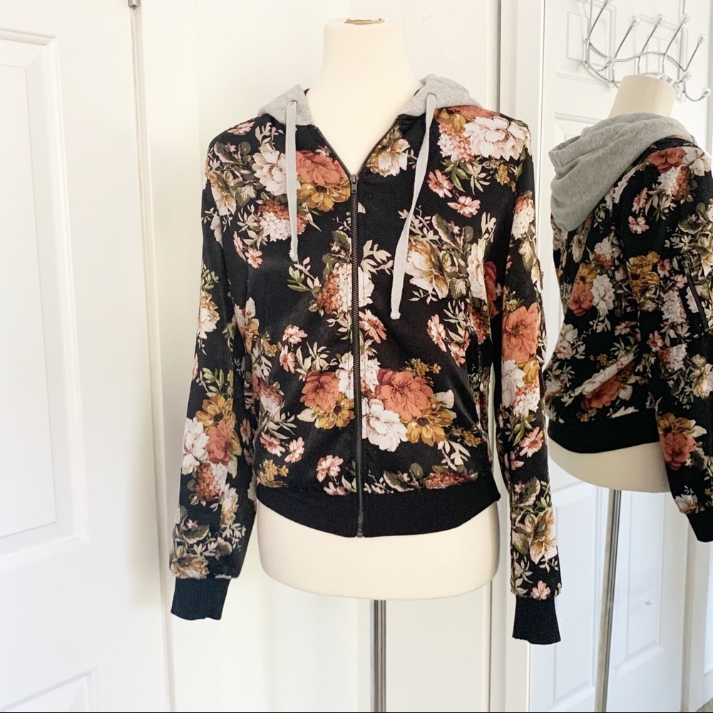 Socialite XS Hooded Floral Bomber Jacket